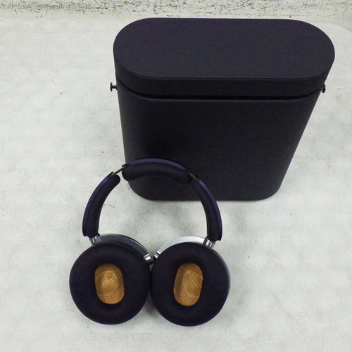 Vist Large View of Product Image Which is Used dyson Zone Absolute Pro Sound Accessory