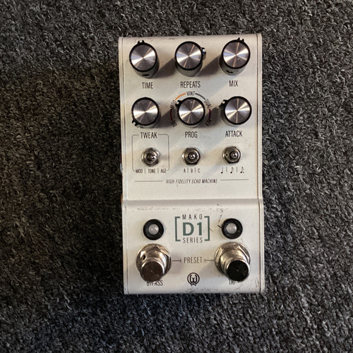 Vist Large View of Product Image Which is Used Walrus Audio D1 MAKO SERIES Delay Pedal