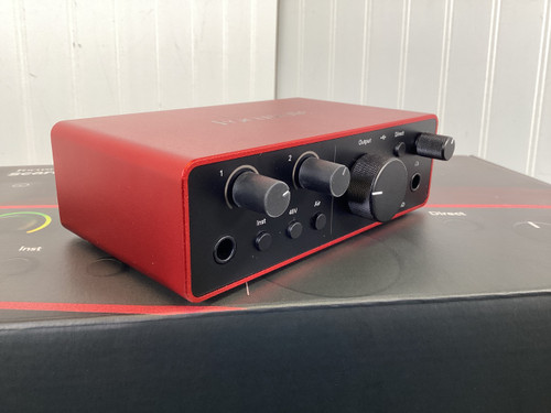 Vist Large View of Product Image Which is Used Focusrite SCARLETT SOLO STUDIO GEN 4 Pro Sound Product