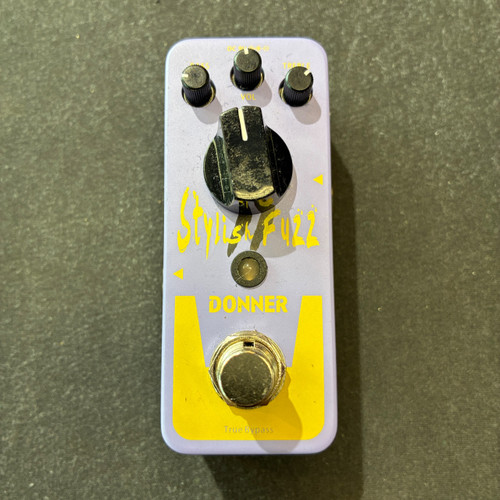 Vist Large View of Product Image Which is Used Donner STYLISH FUZZ II Fuzz Pedal