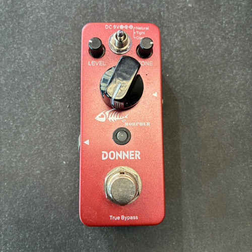 Vist Large View of Product Image Which is Used Donner MORPHER Distortion Pedal