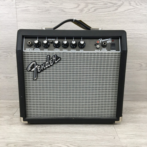 Vist Large View of Product Image Which is Used Fender FRONTMAN 15G 1 x 8 Solid State Amplifier 1 x 8