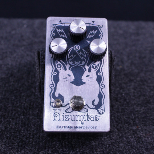Vist Large View of Product Image Which is Used Earthquaker Devices HIZUMITAS FUZZ Distortion Pedal