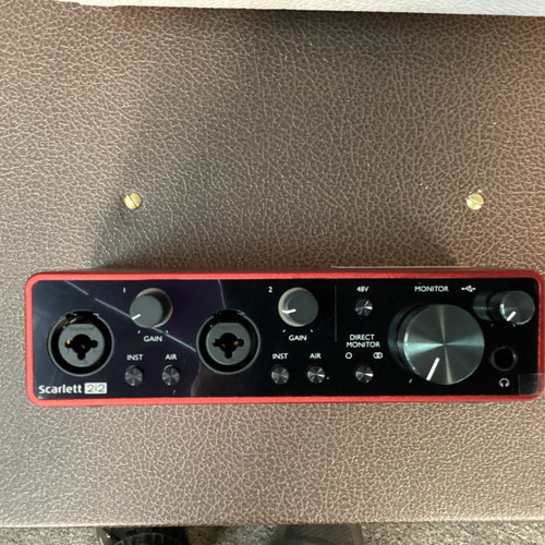 Vist Large View of Product Image Which is Used Focusrite SCARLETT 2I2 3RD GEN Computer Interface 2 A/D Recording Inputs
