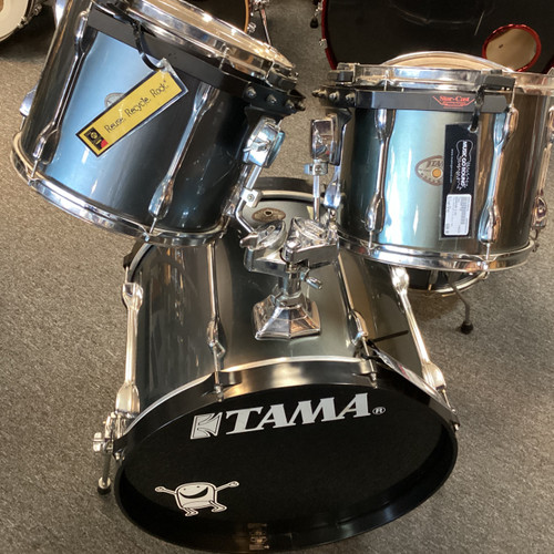 Vist Large View of Product Image Which is Used Tama ROCKSTAR 5 PC Drum Shell Kit Silver/Gray