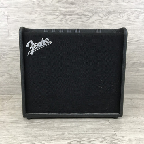 Vist Large View of Product Image Which is Used Fender MUSTANG LT25 1 x 8 Solid State Amplifier 1 x 8