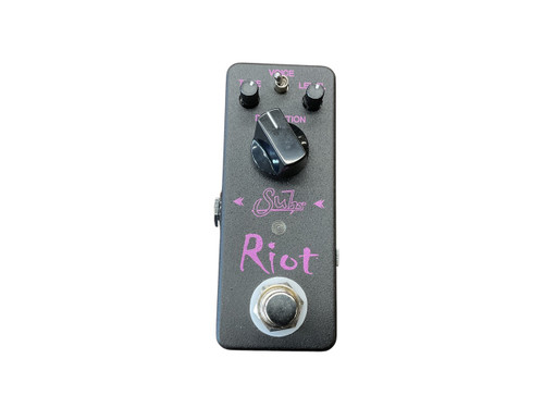 Vist Large View of Product Image Which is Used Suhr RIOT Distortion Pedal