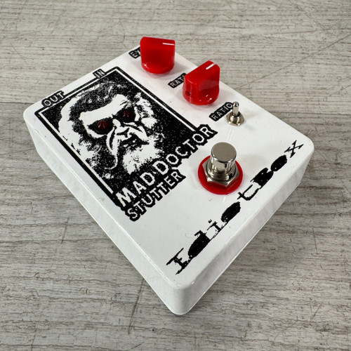 Vist Large View of Product Image Which is Used IdiotBox Effects Mad Doctor Stutter Tremolo Pedal