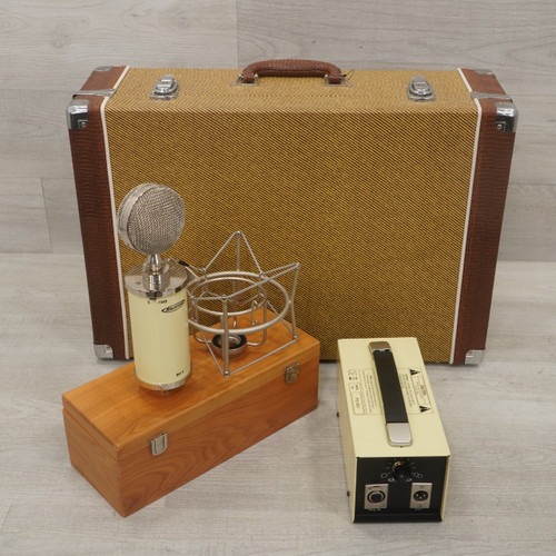 Vist Large View of Product Image Which is Used Avantone Pro BV-1 - Large-diaphragm Tube Condenser Microphone