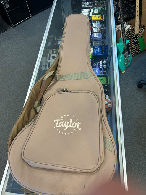 Vist Large View of Product Image Which is Used TAYLOR GIG BAG Guitar Gig Bag