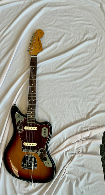 Vist Large View of Product Image Which is Used 2013 Fender JAGUAR Offset Double Cutaway Electric Guitar Sunburst 6-String
