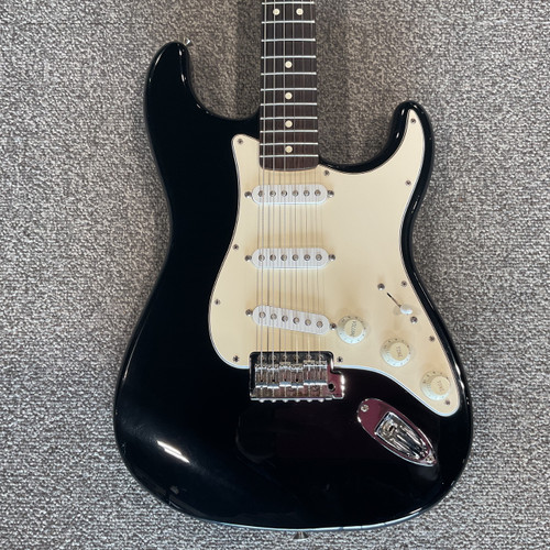 Vist Large View of Product Image Which is Used 2000 FENDER STANDARD STRATOCASTER MIM Electric Guitar