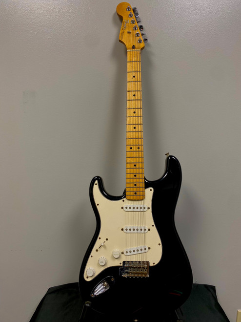 Vist Large View of Product Image Which is Used Fender 2004 STANDARD LEFTY STRAT MIM S Type Electric Guitar Black 6-String