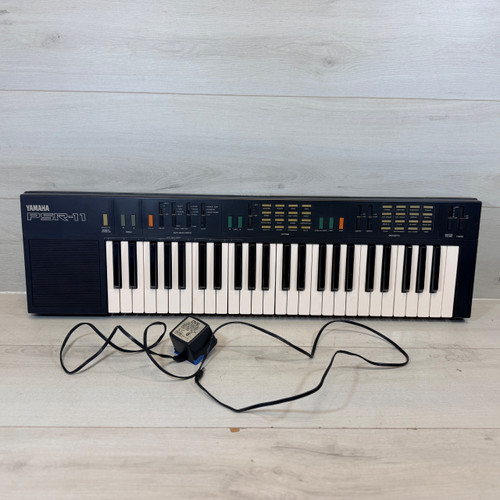 Vist Large View of Product Image Which is Used Yamaha PSR-11 Vintage 49-Key Keyboard 49-Key