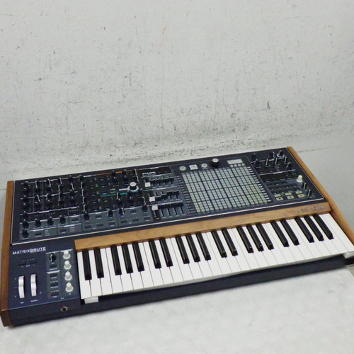 Vist Large View of Product Image Which is Used Arturia matrixbrute 61-Key Synthesizer 61-Key