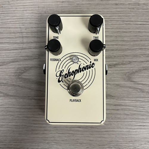 Vist Large View of Product Image Which is Used Lovepedal ECHOPHONIC Delay Pedal