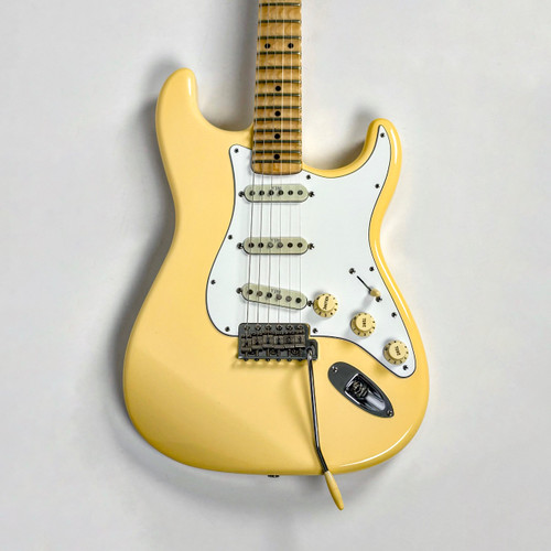 Vist Large View of Product Image Which is Used Fender 2016 Yngwie Malmsteen Stratocaster Electric Guitar Yellow 6-String