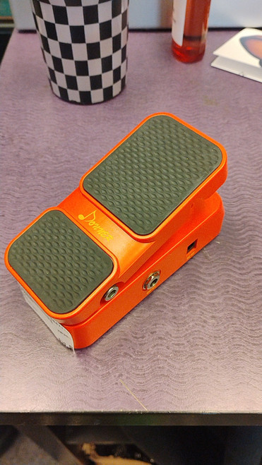 Vist Large View of Product Image Which is Used Donner EC1008 Wah Pedal