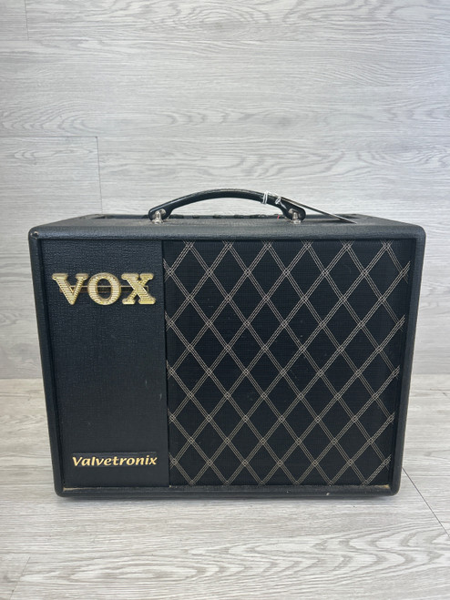 Vist Large View of Product Image Which is Used Vox VT20X 1 x 8 Solid State Amplifier 1 x 8