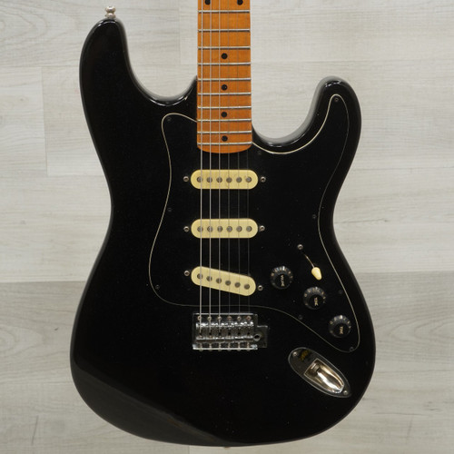 Vist Large View of Product Image Which is Used Hondo Deluxe Series 760 Electric Guitar Black