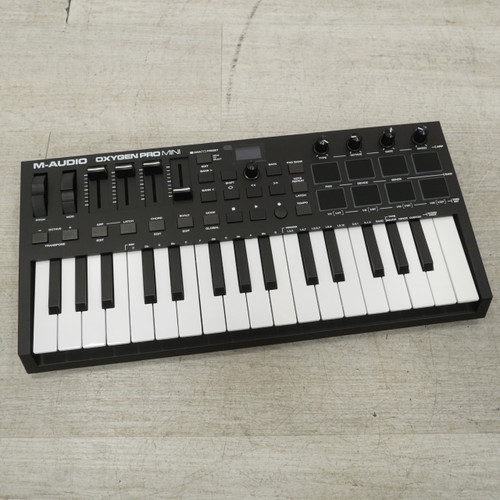 Vist Large View of Product Image Which is Used M-audio Oxygen Pro Mini 25-key Controller