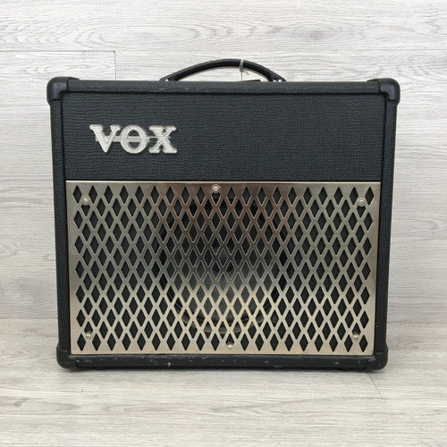 Vist Large View of Product Image Which is Used Vox DA15 1 x 8 Solid State Amplifier 1 x 8