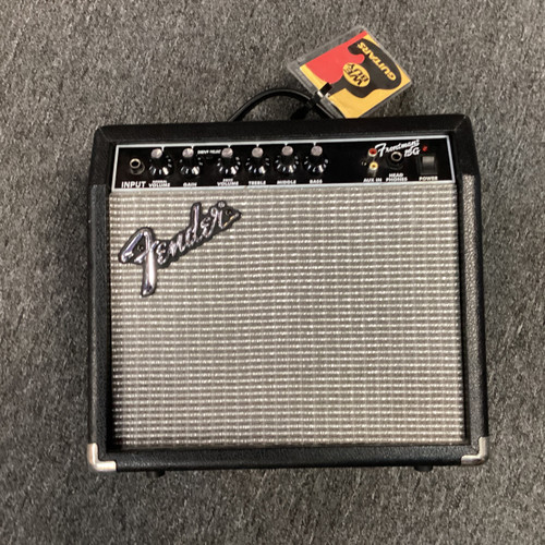 Vist Large View of Product Image Which is Used Fender FRONTMAN 15G 1 x 8 Solid State Amplifier 1 x 8