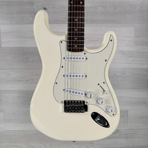Vist Large View of Product Image Which is Used Silvertone SS11 Electric Guitar - White