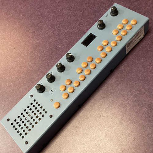 Vist Large View of Product Image Which is Used CRITTER GUITARI ORGANELLE M Compact Controller Compact
