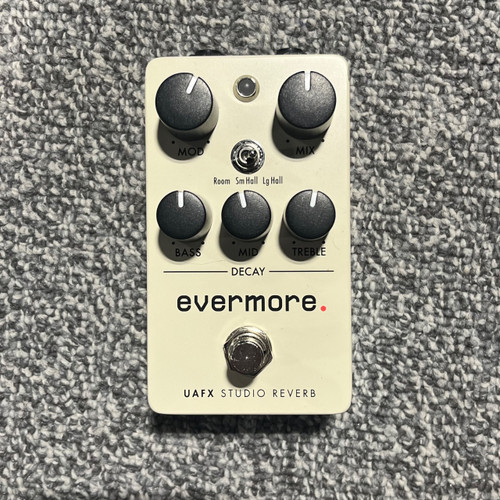 Vist Large View of Product Image Which is Used UNIVERSAL AUDIO EVERMORE STUDIO REVERB Guitar Pedal