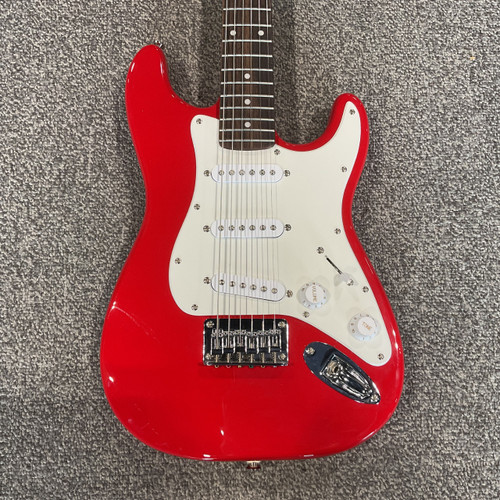 Vist Large View of Product Image Which is Used SQUIER MINI STRAT Electric Guitar - Red