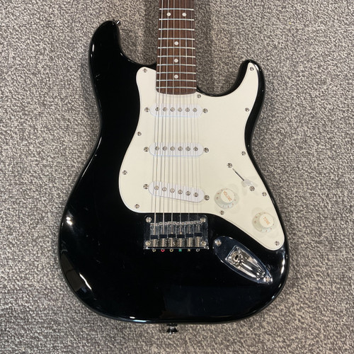 Vist Large View of Product Image Which is Used SQUIER MINI STRAT Electric Guitar - Black