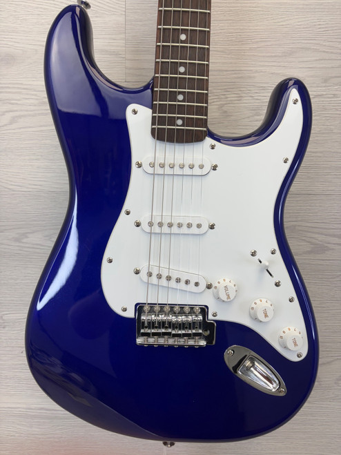 Vist Large View of Product Image Which is Used Squier AFFINITY STRAT S Type Electric Guitar Blue 6-String