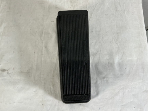 Vist Large View of Product Image Which is Used Dunlop CRY BABY CLASSIC GCB95F Wah Pedal