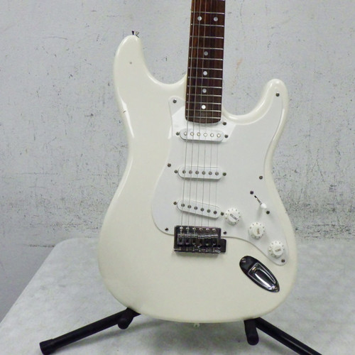 Vist Large View of Product Image Which is Used Squier squier Affinity S Type Electric Guitar White 6-String