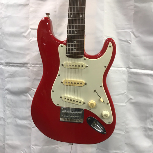 Vist Large View of Product Image Which is Used Squier MINI STRATOCASTER S Type Electric Guitar Red 6-String