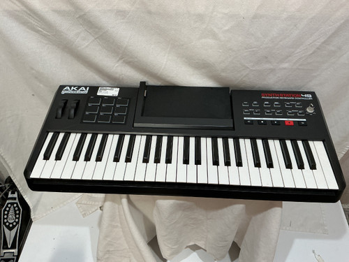 Vist Large View of Product Image Which is Used Akai SYNTH STATION 49-Key Controller 49-Key
