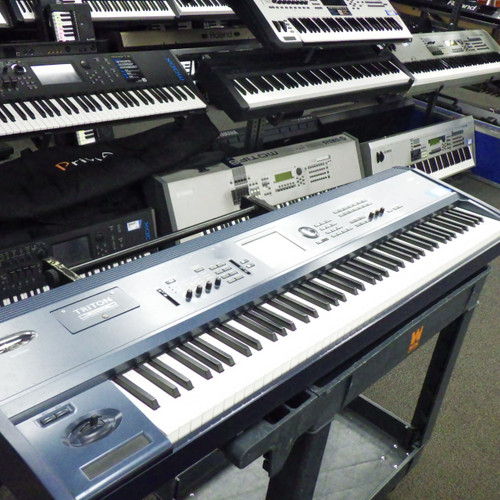 Vist Large View of Product Image Which is Used Korg TRITON EXTREME 88-Key Keyboard 88-key