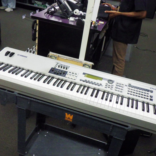 Vist Large View of Product Image Which is Used Yamaha MO8 88 KEY KEYBOARD WORKSTATION 88-Key Keyboard 88-key