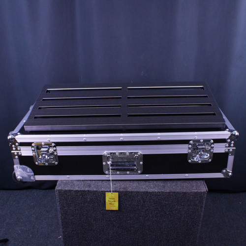 Vist Large View of Product Image Which is Used Pedaltrain NOVO 32 PEDALBOARD W/CASE Pedal Board
