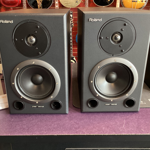 Vist Large View of Product Image Which is Used Roland DS-90A Powered Studio Monitor