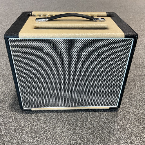 Vist Large View of Product Image Which is Used EGNATER REBEL-30 COMBO  Tube Combo Amplifier