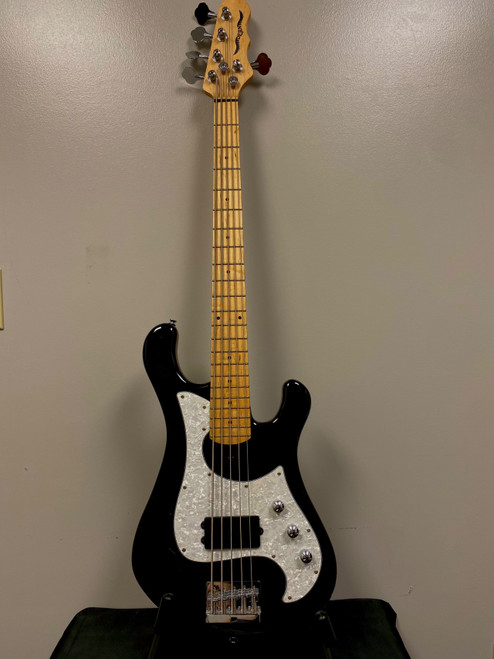 Vist Large View of Product Image Which is Used Dean HILLSBORO 5 STRING Modern Metal Bass Guitar Black 5-String