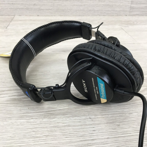 Vist Large View of Product Image Which is Used Sony MDR-7506 Headphones