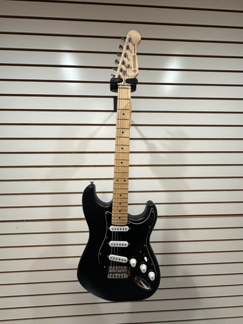 Vist Large View of Product Image Which is Used Donner STRAT COPY WOOD GRAIN BLACK S Type Electric Guitar Black 6-String