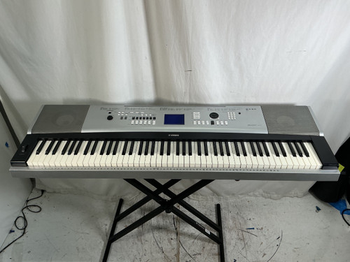 Vist Large View of Product Image Which is Used Yamaha DGX-530 88-Key Keyboard 88-key