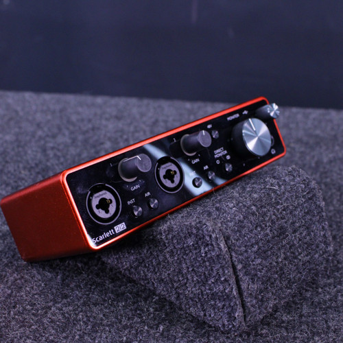 Vist Large View of Product Image Which is Used Focusrite 2I2 SCARLETT GEN 3 Compact Recording Device