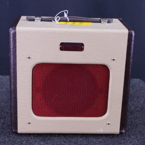 Vist Large View of Product Image Which is Used Fender CHAMPION 600 1 x 10 Tube Combo Amplifier 1 x 10