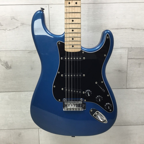 Vist Large View of Product Image Which is Used Squier Affinity Stratocaster Electric Guitar Lake Placid Blue