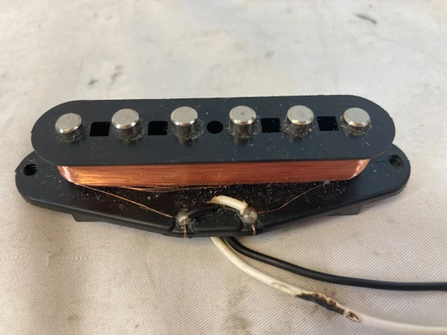 Vist Large View of Product Image Which is Used Fender Single Coil Pickup
